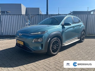 Hyundai Kona EV Premium 64 kWh 204pk | Adaptive Cruise controle | Head-up Display | Leder | Carplay | Stoelventilatie | Stoelverwarming | Warmtepomp | Keyless entry | Premium Audio