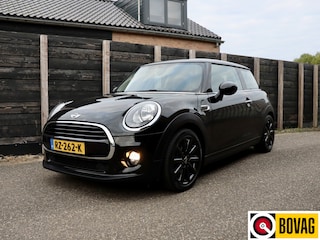 Mini Cooper 1.5 Business dealer O.H.