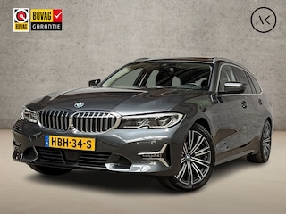 BMW 320e High Executive 204Pk Automaat (PANORAMADAK, HEAD-UP DISPLAY, MEMORY SEATS, LASER KOPLAMPEN, LEDER, STUUR/STOELVERWARMING, 360 CAMERA, APPLE CARPLAY, SFEERVERLICHTING, GETINT GLAS, NIEUWSTAAT)