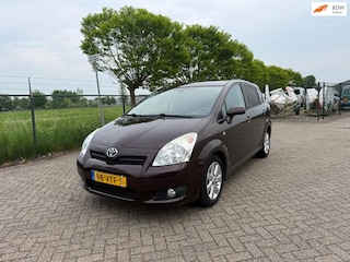 Toyota Corolla Verso 2.2 D-4D Luna Weinig Km Uniek op Grijs kenteken