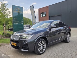 BMW X4 xDrive28i M-Sport High Executive 59.603km in nieuwstaat.