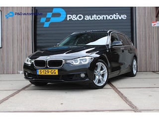 BMW 3-serie Touring 318i High Executive PANO/TREKHAAK/CARPLAY