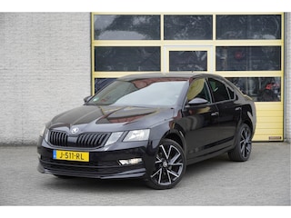 Skoda Octavia 1.5 TSI 150PK! Automaat 5drs Sport Business BJ2020 Lmv 18" | Led | Pdc | Afneembare trekhaak | App-Connect | Navi | Climate control | Cruise control | Sportstoelen | Sportstuur | Zwarte hemel | Extra getint glas