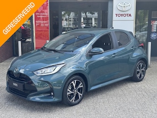 Toyota Yaris 1.5 Hybrid 115 DYNAMIC STOEL/STUURVERW BLIND SPOT PARK-SENSOREN NAVI 16'' LM-VELGEN KEYLESS CAMERA APPLE/ANDROID AD-CRUISE CLIMA LED