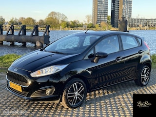 Ford Fiesta 1.0 Style Ultimate Led Navi Airco Cruise PDC Trekh.