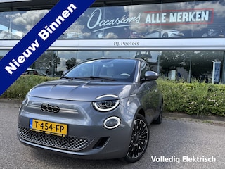 Fiat 500 La Prima by bocelli 42 kWh full option Achteruitrijcamera - Airco - Apple carplay - Navigatie - Parkeersensoren - Panorama dak - Stoelverwarming - Cruise control - Dodehoek detector - Elektrische ramen - Led verlichting - Bluetoot - Keyless start - Stuur leder - Stuur multifunctioneel - Licht metalen velgen 17 inch