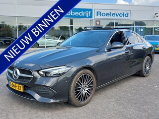 Mercedes-Benz C-klasse 180 170pk Automaat Luxury Line | Origineel NL | Navi | Apple Carplay+Android Auto | Leder+Stoelverwarming+Elek.Verstel | Panorama Schuifdak | Pdc V+A+Assist+360 Camera | 18''lm