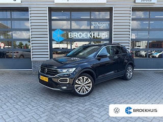 Volkswagen T-Roc 1.5 TSI 150 pk Style 7-DSG | Elektrische Panoramadak | Trekhaak | Parkeersensoren | ACC |