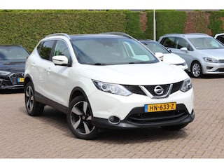 Nissan Qashqai 1.2 Connect Edition / Trekhaak / 360Camera / Panoramadak / Keyless / Navigatie / 17'' / DAB / Cruise Control /