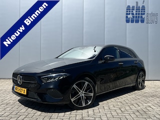 Mercedes-Benz A-klasse 250 e Business Line Navigatie Camera Carplay 18 Inch Velgen Stoel en Stuur Verwarming Keyless Led Sfeerverlichting Nightpakket Getint Glas
