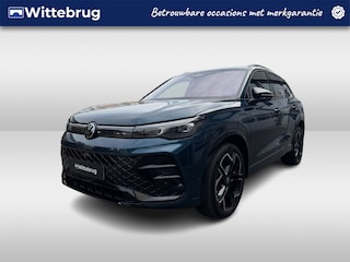 Volkswagen Tiguan 1.5 eHybrid 200kw / 272pk R-Line Black Style DSG Automaat Lederen Interieur met massagefunctie / Trekhaak / Panoramadak / 20"LM velgen / Navigatie Fabrieksgarantie tot 25-07-2030 of 100.000 km