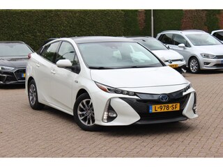 Toyota Prius 1.8 Plug-in Dynamic / Camera / Navigatie / Matrix LED / Keyless / 15'' / Zonnepaneel / Stoelverwarming / DAB / ACC