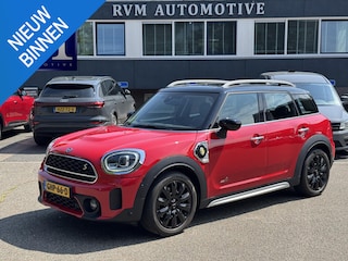 Mini Countryman 1.5 Cooper S E ALL4 Classic | SPORTSTOELEN | AFN. TREKHAAK | 4X4 | STOELVERWARMING|