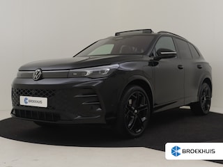 Volkswagen Tiguan 1.5 eHybrid R-Line Edition 272Pk DSG/AUTO | Glazen panorama-dak | Head-up display |  Rondomzicht camera | Trekhaak uitklapbaar | Navigatie | Keyless | Stoel/stuur verwarming | Cruise control adaftief | 18"LMV