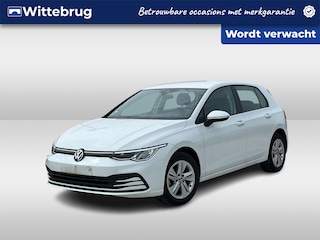 Volkswagen Golf 1.0 eTSI 110PK Life Business / Stuur + Stoelverwarming / Parkeersensoren V+A / LED / Travel Assist / App-Connect