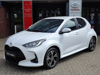 Toyota Yaris 1.5 Hybrid 115 DYNAMIC STOEL/STUURVERW BLIND SPOT PARK-SENSOREN NAVI 16'' LM-VELGEN KEYLESS CAMERA APPLE/ANDROID AD-CRUISE CLIMA LED