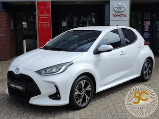Toyota Yaris 1.5 Hybrid 115 DYNAMIC STOEL/STUURVERW BLIND SPOT PARK-SENSOREN NAVI 16'' LM-VELGEN KEYLESS CAMERA APPLE/ANDROID AD-CRUISE CLIMA LED