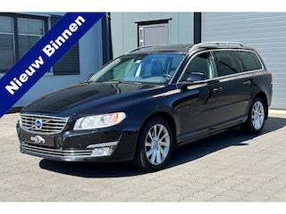 Volvo V70 2.0 T5 245pk Nordic+ SCHUIFDAK XENON 2e eig.! NL-auto!