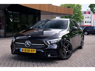 Mercedes-Benz A-klasse 180 Business Solution AMG Widescreen / Ambient LED / Camera / 360 / Stoelverwarming