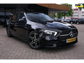 Mercedes-Benz A-klasse 180 Business Solution AMG Widescreen / Ambient LED / Camera / 360 / Stoelverwarming