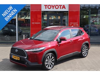 Toyota Corolla Cross 2.0 HYBRID FIRST-EDITION EL-ACHTERKLEP STOELVERW. HALF-LEDER BLIND-SPOT PARK-SENSOREN 18"LMV LED KEYELSS APPLE/ANDROID NL-AUTO