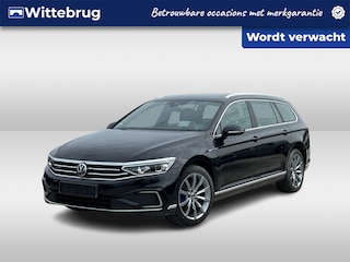 Volkswagen Passat Variant 1.4 TSI 218pk DSG PHEV GTE Business / Panorama dak / Zwenkbare Trekhaak / Lederen bekleding / Head-Up Display / Standkachel / Virtual cockpit / Elek Achterklep Met Virtual Pedal / LED Matrix / Stoelverwarming Voor & Achter / 18