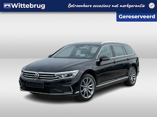 Volkswagen Passat Variant 1.4 TSI 218pk DSG PHEV GTE Business / Panorama dak / Zwenkbare Trekhaak / Lederen bekleding / Head-Up Display / Standkachel / Virtual cockpit / Elek Achterklep Met Virtual Pedal / LED Matrix / Stoelverwarming Voor & Achter / 18