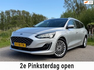 Ford Focus Wagon 1.0 EcoBoost Vignale Automaat / Panoramadak / Leder / Camera / Navi / Stuur-/Stoelverwarming / 17" Velgen / LED /