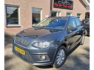 Seat Arona 1.0 TSI Style Business Intense Plus. 2de eigenaar, goed onderhouden en luxe o.a. camera, navi, carplay cruise, trekhaak