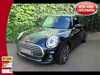 Mini Cooper 1.5 One Pepper F56 LCI met LED, Park ass., DAB, Navi en 17"
