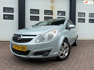 Opel Corsa 1.2-16V Essentia Automaat Airco