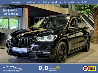 BMW X1 xDrive25e High Executive Sportline | Black edition | Panorama | Camera | Trekaak | HUD | Stoelverwarming