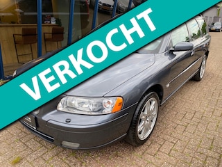 Volvo V70 2.5T Momentum AWD 210PK