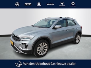 Volkswagen T-Roc 1.0 TSI Life | Mulimedia | LED plus | Trekhaak | 17"
