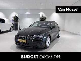 Audi A3 Sportback 35 TFSI Pro Line Apple Carplay/Android Auto | Autonomous Emergency Braking | Draadloze Telefoonlader | Electronic Climate Controle | LED Koplampen | Lichtmetalen Velgen 16'' | Multimedia-Voorbereiding | Parkeer Assistent | Parkeersensor Voor en Achter | Regensensor | Rijstrooksensor | Sportstuur | Start/Stop Systeem | Uitwijk Assistent | Warmte werend Glas | Achteruitrijcamera | Cruise Control Adaptief met Stop en Go | Elektrisch Verstelbare Bestuurdersstoelen | Navigatiesysteem Full Map