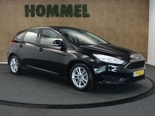 Ford Focus 1.0 Trend -  ORIGINEEL NEDERLANDSE AUTO  - TREKHAAK - TREKGEWICHT 1000 KG - NAVIGATIE - AIRCO - PARKEERSENSOREN ACHTER - BLUETOOTH - ARMSTEUN VOOR - 16 INCH LICHT METALEN VELGEN - CRUISE CONTROL