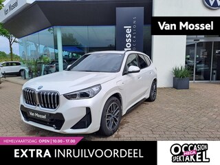 BMW X1 xDrive25e | M-SPORT | PANO-SCHUIFDAK | LEER | 360 CAMERA | STOELVERWARMING |