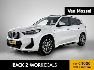 BMW X1 xDrive25e | M-SPORT | PANO-SCHUIFDAK | LEER | 360 CAMERA | STOELVERWARMING |