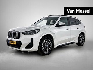 BMW X1 xDrive25e | M-SPORT | PANO-SCHUIFDAK | LEER | 360 CAMERA | STOELVERWARMING |