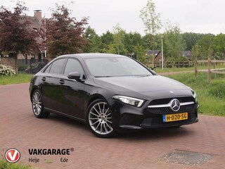 Mercedes-Benz A-klasse 200 Launch Edition | Camera | Trekhaak | Automaat | Apple Carplay | Virtual Cockpit |