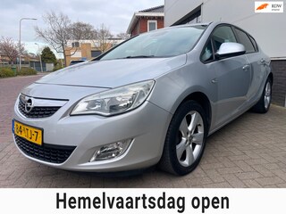 Opel Astra 1.4 Edition/Cruise-c/Climate-c/Aux/Trekhaak/Goed-onderhouden/Sfeerverlichting