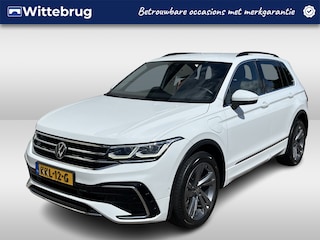 Volkswagen Tiguan 1.4 TSI eHybrid R-Line / AUTOMAAT/ 245 PK/ 2X R-LINE/ ACC/ PARK.SENSOREN V+A/ CAMERA/ DODEHOEK/ KEYLESS/ APP-CONNECT/ ELEK.ACHTERKLEP/ DIGITAL DASH/ NAVI/ DAB/ CLIMA/ LED