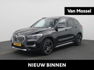 BMW X1 sDrive20i VDL Nedcar Edition | WORDT VERWACHT | Automaat | Panoramadak | Camera | Parkeersensoren | Stoelverwarming | Trekhaak |
