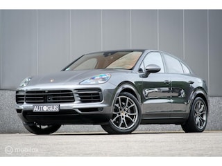 Porsche Cayenne 3.0 E-Hybrid | Dealer OH | Meesturende As | Sportchono | Stoelkoeling | Dubbel glas | Trekhaak | Panorama | LED | Adaptive | NL auto NAP |