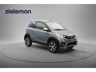 AIXAM Crossover dCi Highline Sport - 2022 - 6.707 Km - Camera, Leer, Parkeersensoren