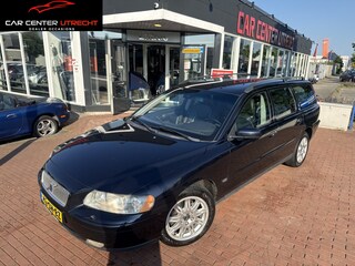 Volvo V70 2.4 Momentum leer navi airco trekhaak