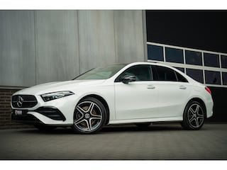 Mercedes-Benz A-klasse 250 e Business Solution AMG-Sportpakket / Matrix-HD/ Adapt.Cruise/ HUD/ 360-Camera/ Amb-Verl/ Memory/ Stoeverw./ 18''LMV