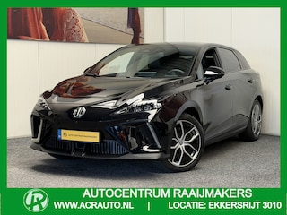 MG 4 ELECTRIC LUXURY LONG RANGE 204 PK 64 KWH FABRIEKGARANTIE TOT 2031 !!! NAVIGATIE ADAPTIVE CRUISE CONTROL APPLE CARPLAY/ANDROID 360 CAMERA STOEL EN STUURVERWARMING DODEHOEKSENSOREN RIJSTROOKSENSOREN KEYLESS GO ZEER MOOI !!