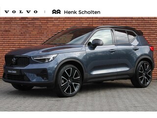 Volvo XC40 B4 Plus Black Edition | Panoramisch schuif-/kanteldak | Elektrisch verstelbare voorstoelen met geheugenfunctie | 360 graden camera | Extra getint glas achter | Premium audio by Harman Kardon | Dak in contrasterende kleur Black Stone | Stoel- / stuurwielverwarming | 20 inch. lichtmetalen velgen | Adaptieve cruise control | BLIS