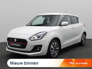 Suzuki Swift 1.0 Stijl Smart Hybrid 112PK Trekhaak, Achteruitrijcamera, Keyless, Adaptieve Cruise Control, 16" LM Velgen, Stoelverwarming, Apple Carplay/Android Auto